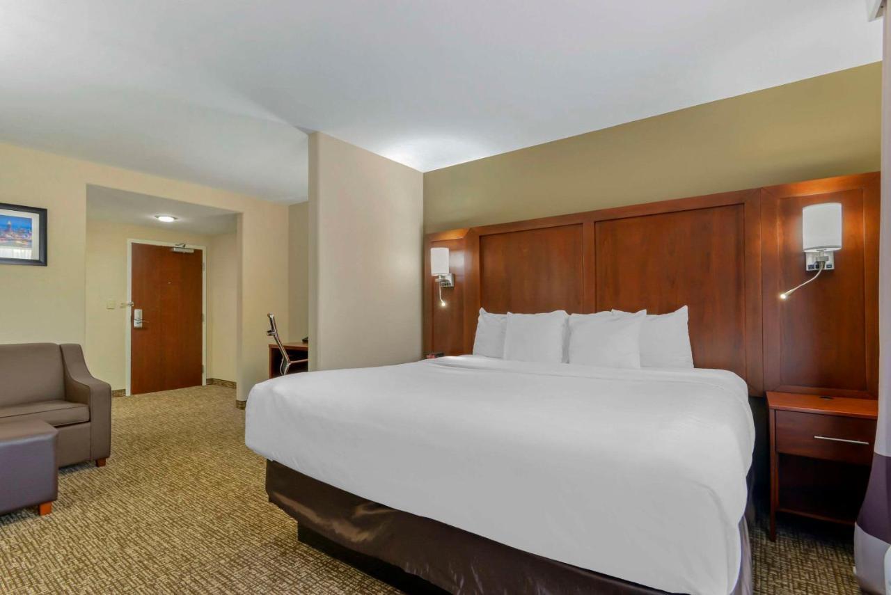 คอมฟอร์ต สวีท เคนเนซอว์ สเตท ยูนิเวอร์ซิตี้ Hotel เคนเนซอร์ ภายนอก รูปภาพ
