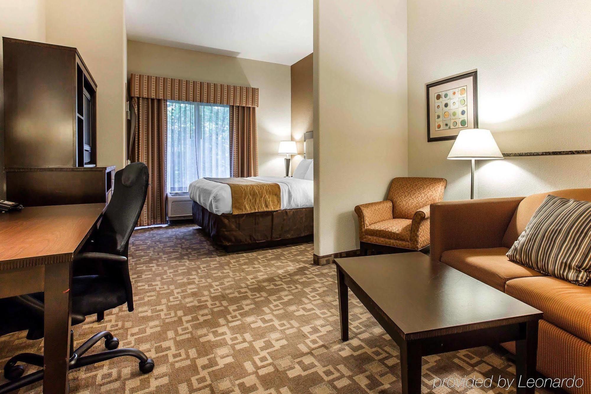 คอมฟอร์ต สวีท เคนเนซอว์ สเตท ยูนิเวอร์ซิตี้ Hotel เคนเนซอร์ ภายนอก รูปภาพ