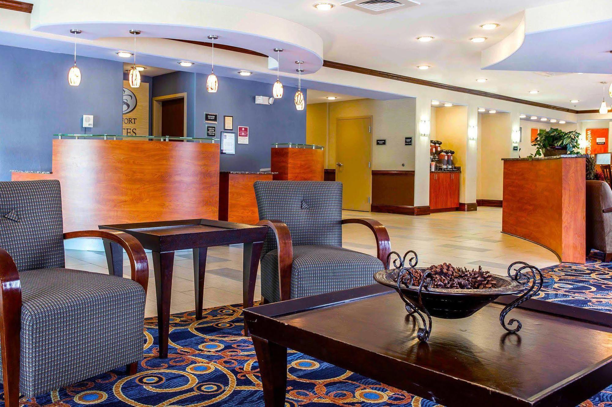 คอมฟอร์ต สวีท เคนเนซอว์ สเตท ยูนิเวอร์ซิตี้ Hotel เคนเนซอร์ ภายนอก รูปภาพ