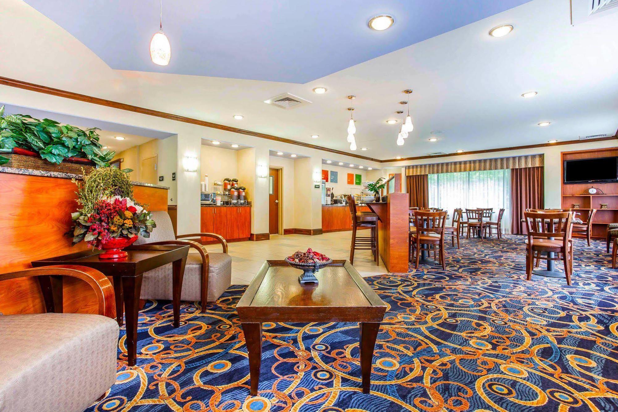คอมฟอร์ต สวีท เคนเนซอว์ สเตท ยูนิเวอร์ซิตี้ Hotel เคนเนซอร์ ภายนอก รูปภาพ