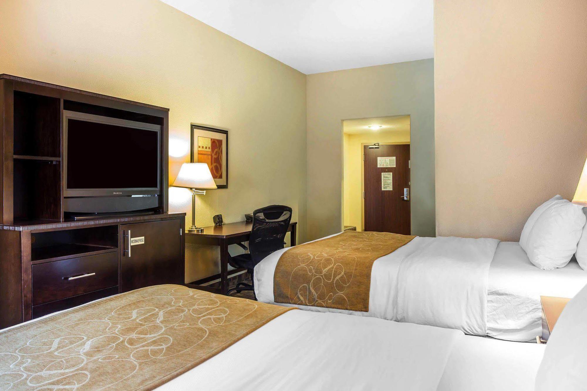 คอมฟอร์ต สวีท เคนเนซอว์ สเตท ยูนิเวอร์ซิตี้ Hotel เคนเนซอร์ ภายนอก รูปภาพ