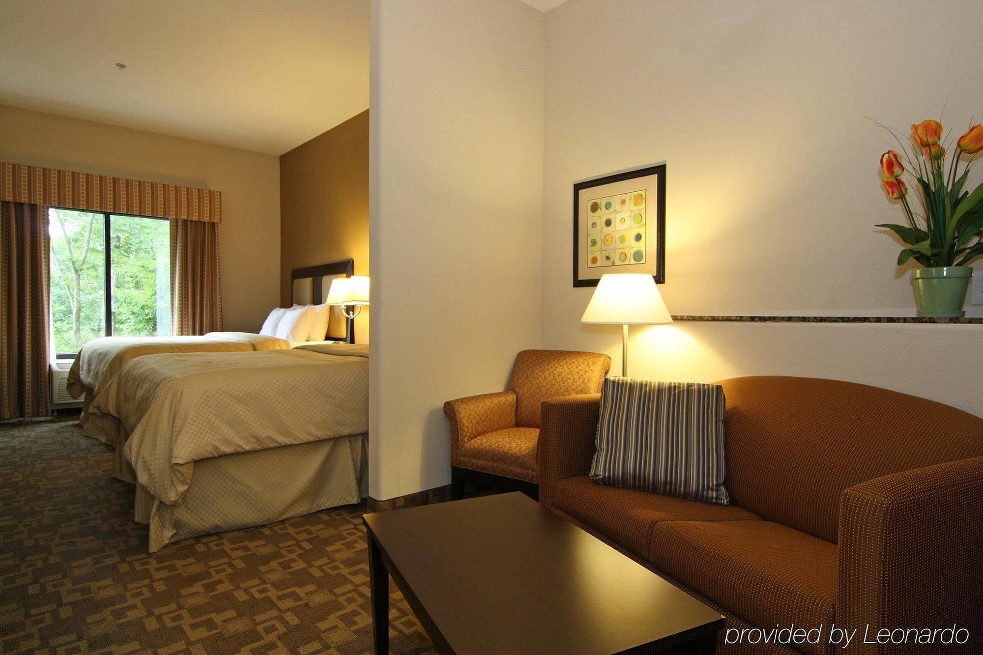 คอมฟอร์ต สวีท เคนเนซอว์ สเตท ยูนิเวอร์ซิตี้ Hotel เคนเนซอร์ ภายนอก รูปภาพ